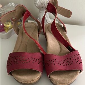 Earth Red Sandals with Decorative Perforations